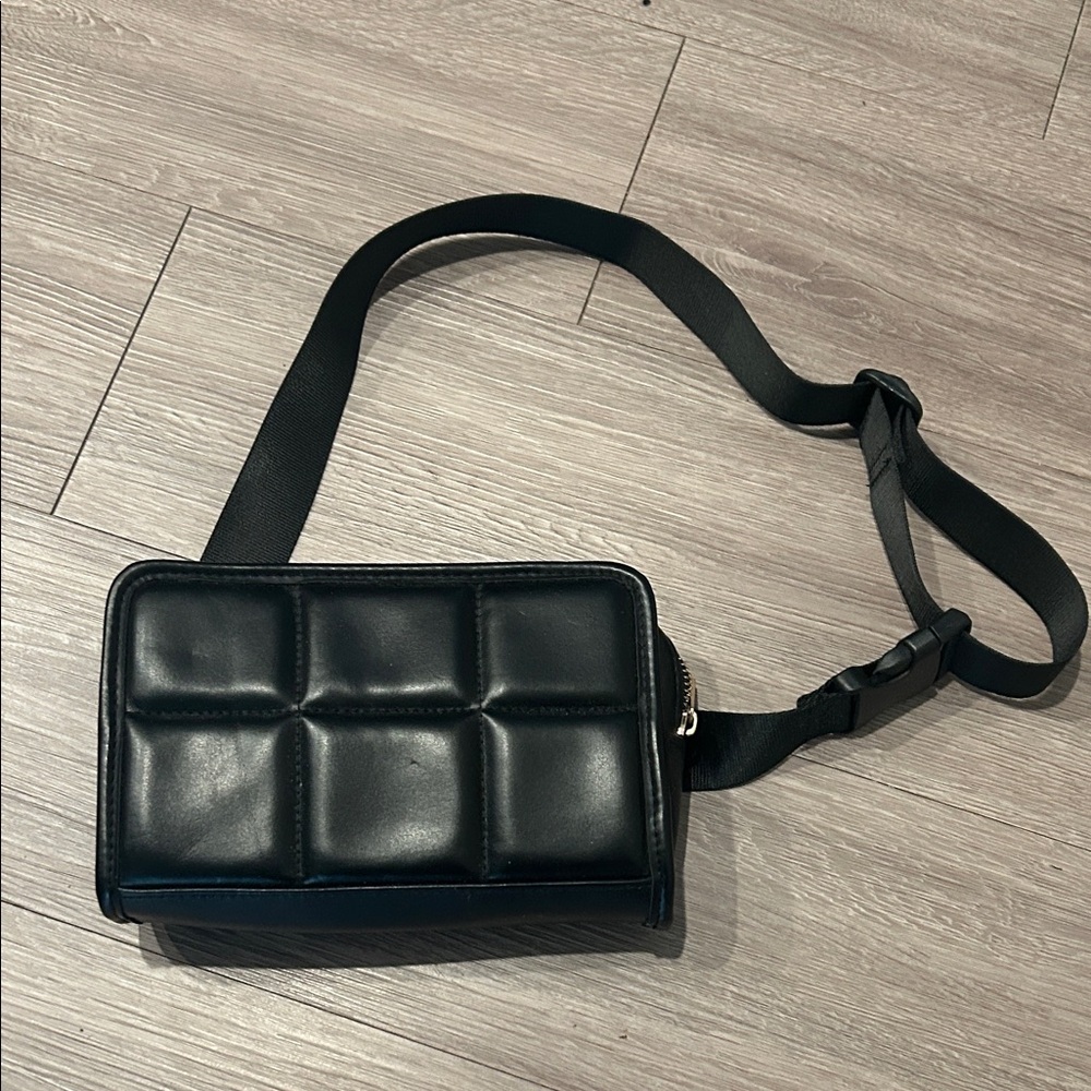 Elegant Black Quilted Crossbody Bag Fanny pack